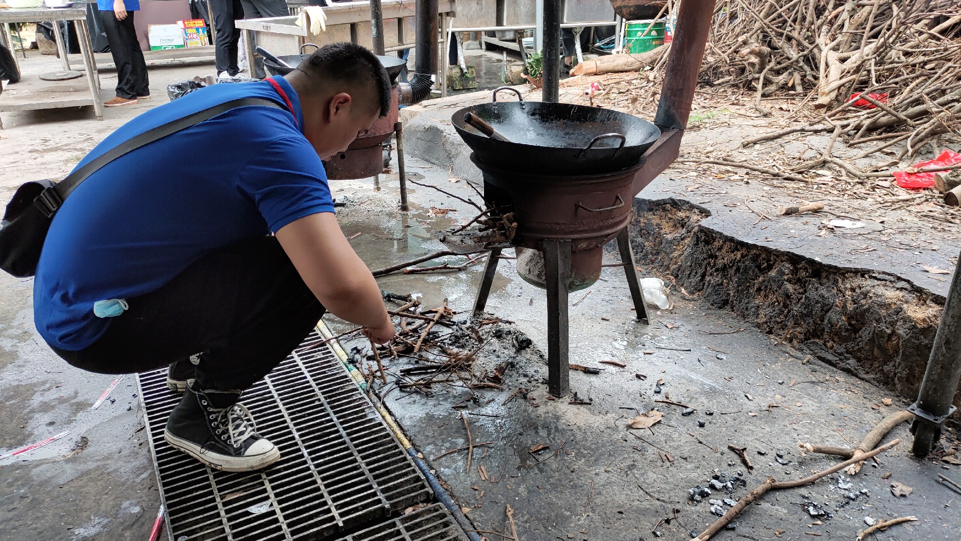 松湖騎行，穿樹(shù)飛花；農(nóng)家休閑，擁抱自然